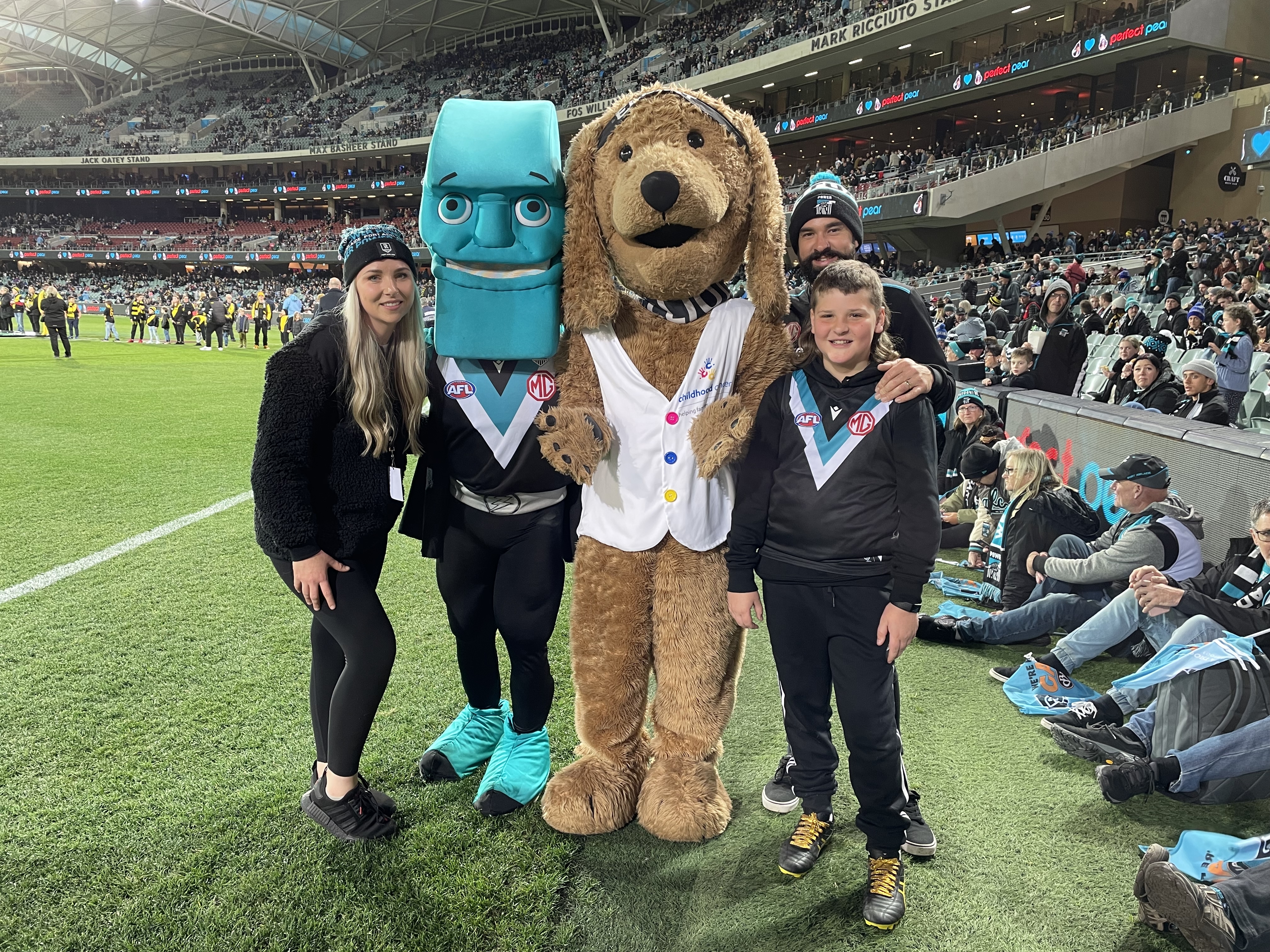 Murray family at Adelaide Oval